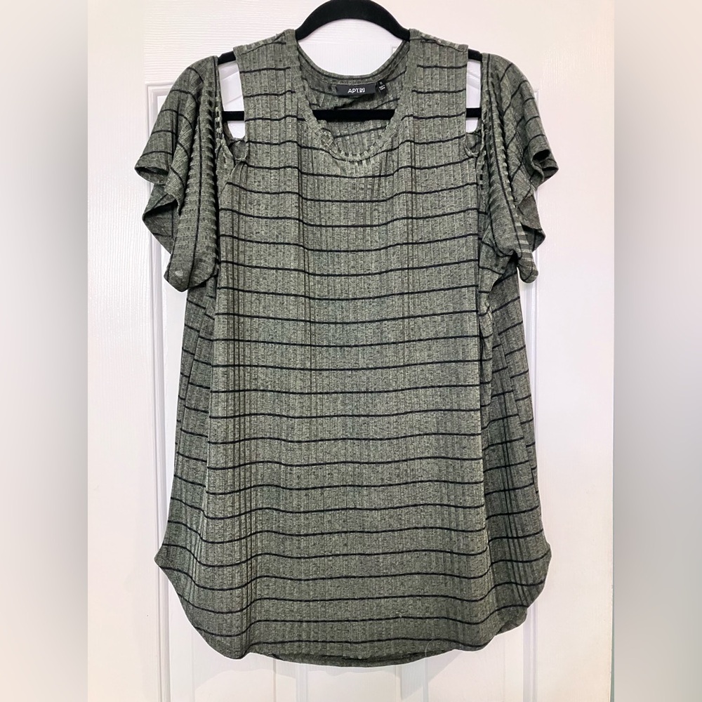 Apt 9 cold shoulder top